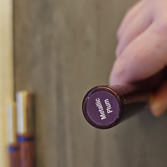 SeneGence LipSense Metallic Plum - Picture 2 of 2
